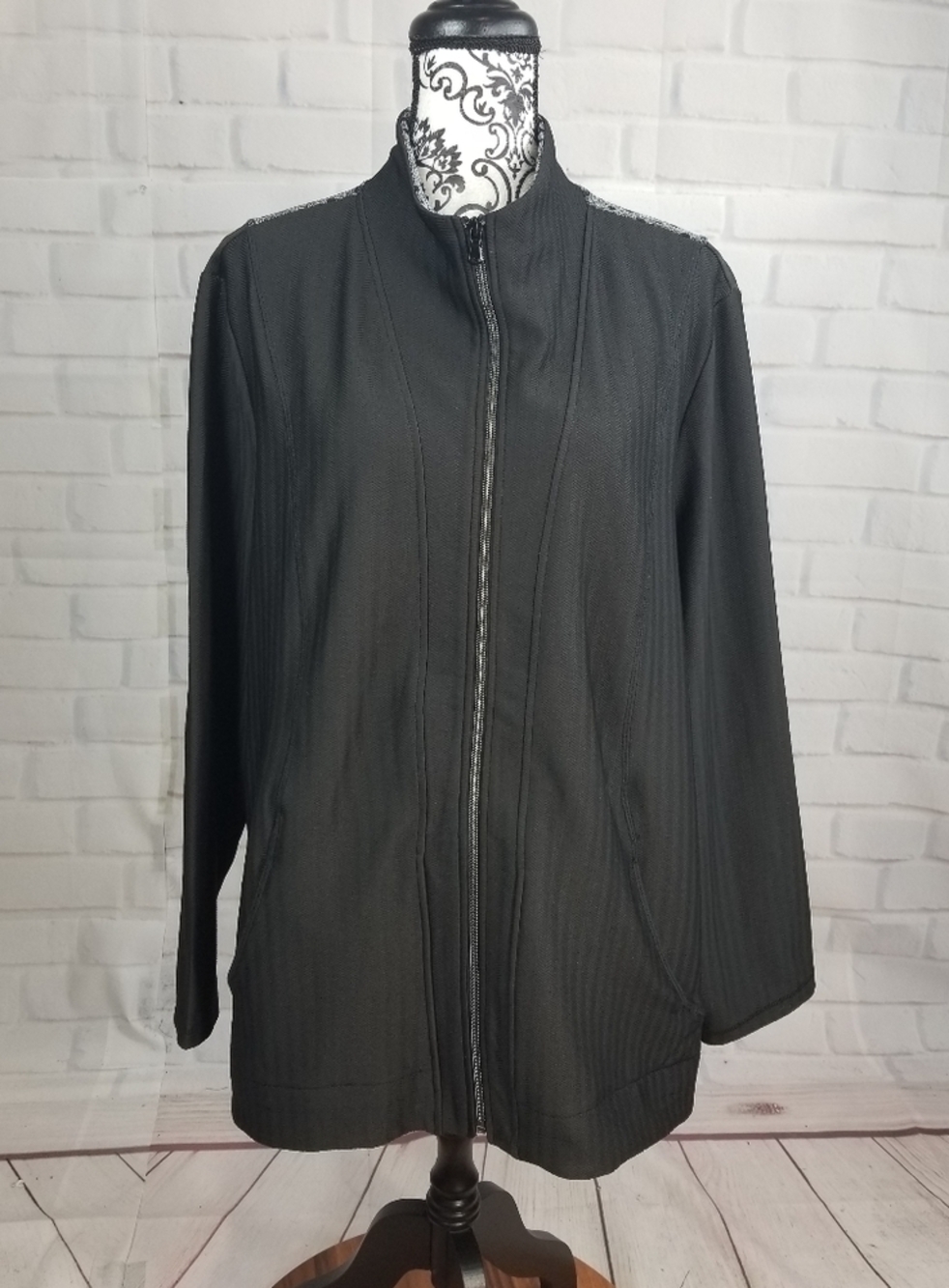 Chico's zip front long sleeve stretch jacket sz 4